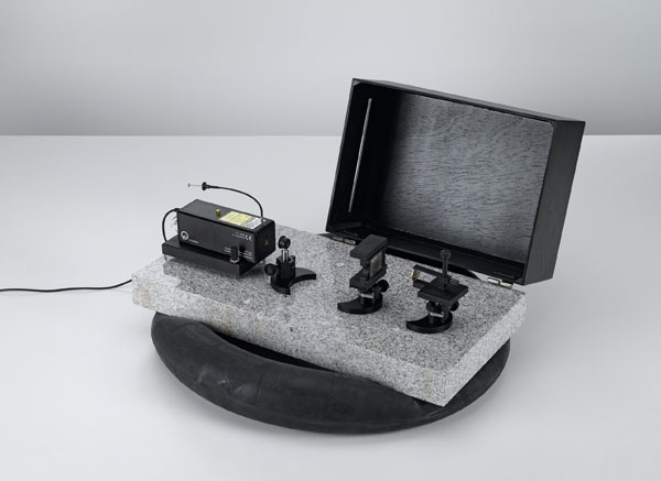 Herstellung von Weißlicht-Reflexionshologrammen auf der Laseroptik-Grundplatte